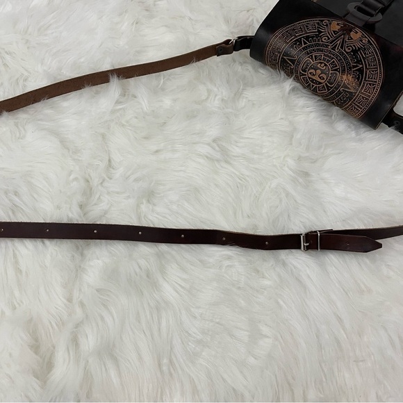 Vintage Hand Tooled Hard Leather Bag - Picture 11 of 11